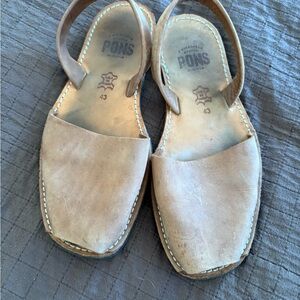 Pons Tan Leather Sandals